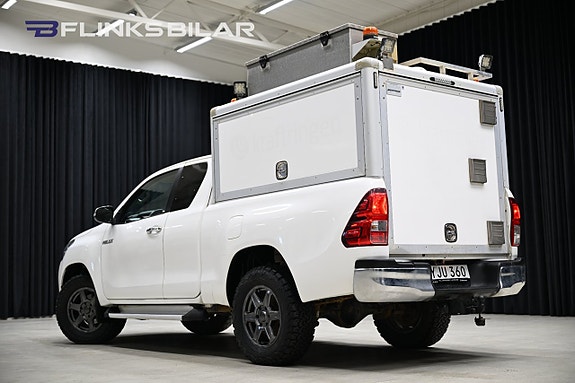 Toyota HiLux 4 of 30