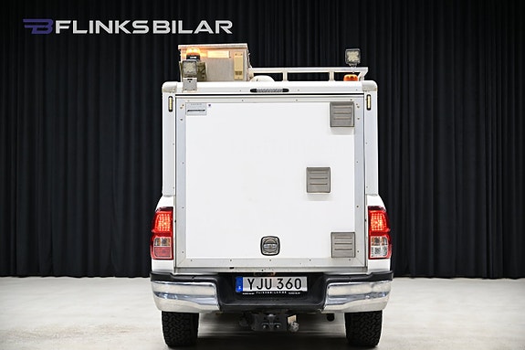 Toyota HiLux 9 of 30