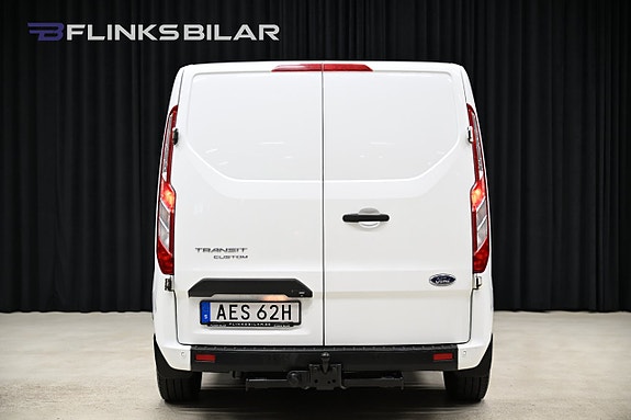 Ford Transit Custom 13 of 30