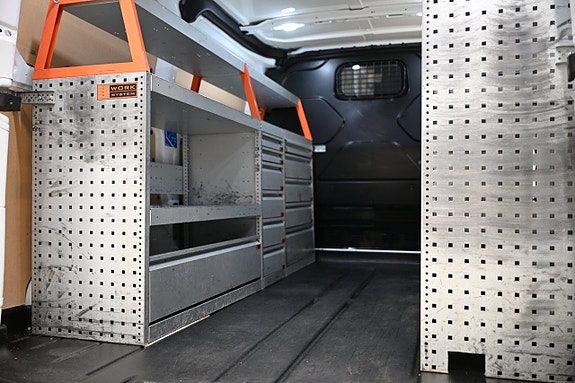 Ford Transit Custom 8 of 30