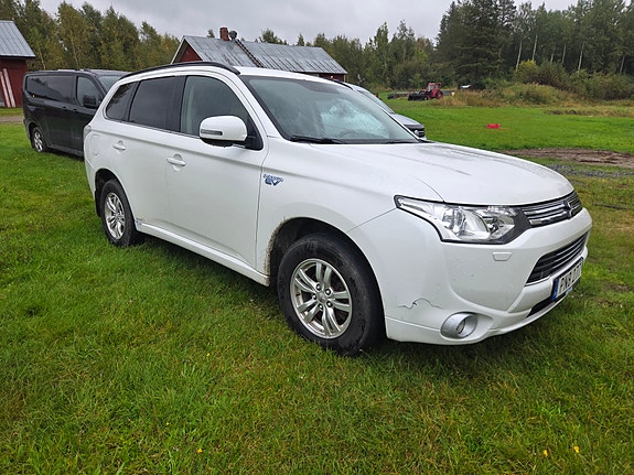 Mitsubishi Outlander 3 of 16