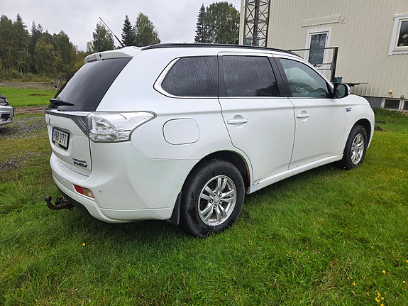 Mitsubishi Outlander 4 of 16