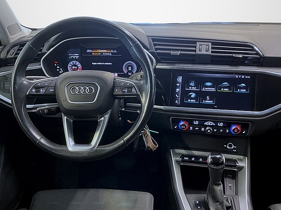 Audi Q3 8 of 18