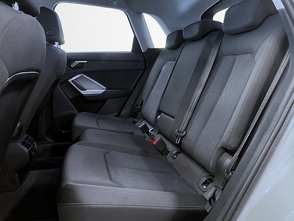 Audi Q3 15 of 18