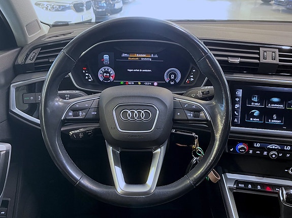 Audi Q3 9 of 18
