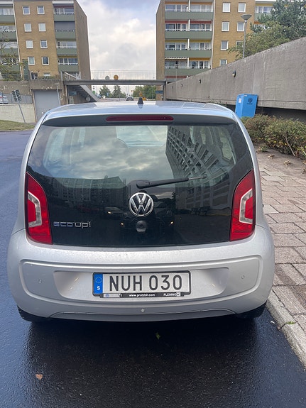 Volkswagen UP! 6 of 6