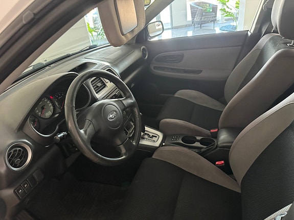 Subaru Impreza 5 of 7