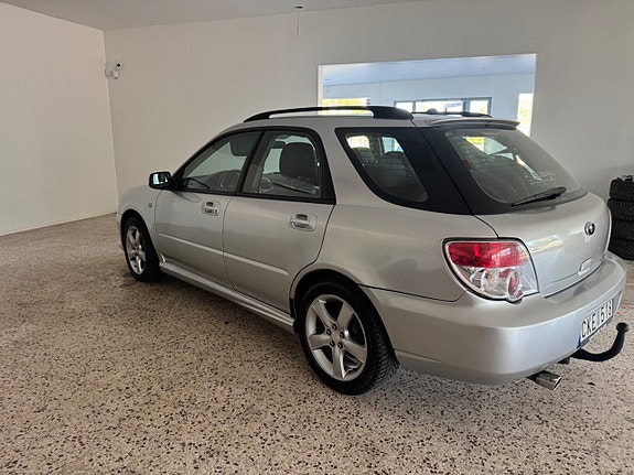 Subaru Impreza 4 of 7