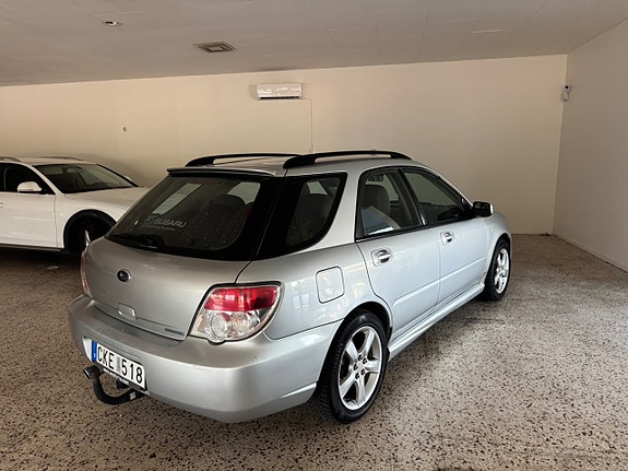 Subaru Impreza 3 of 7