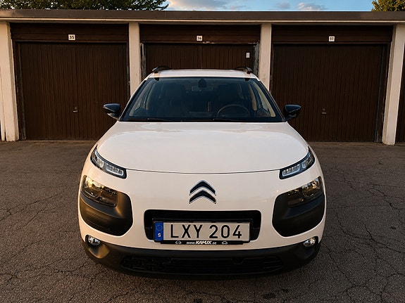 Citroen C4 Cactus 2 of 18