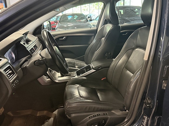 Volvo XC70 7 of 13