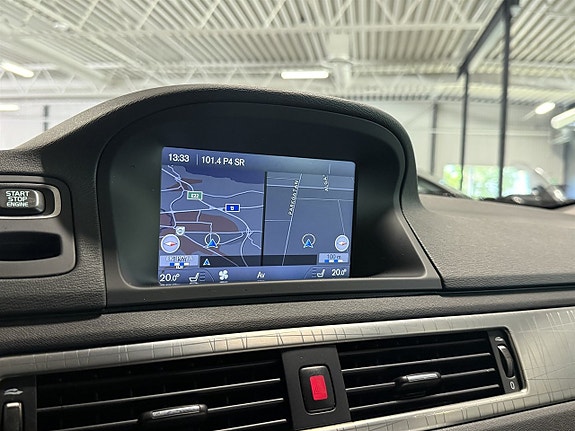 Volvo XC70 11 of 13