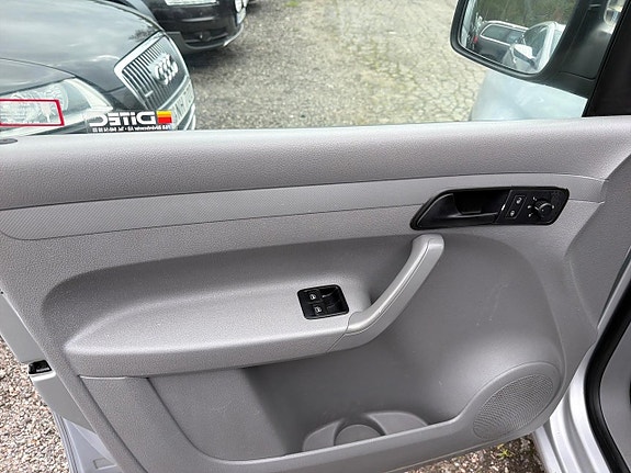 Volkswagen Caddy 18 of 22