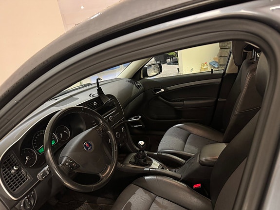 Saab 9-3 6 of 8