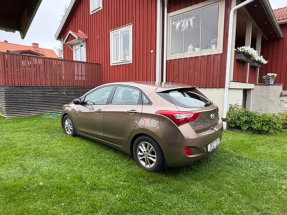 Hyundai i30 4 of 5