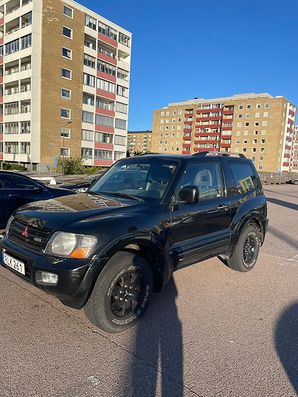Mitsubishi Pajero 12 of 12