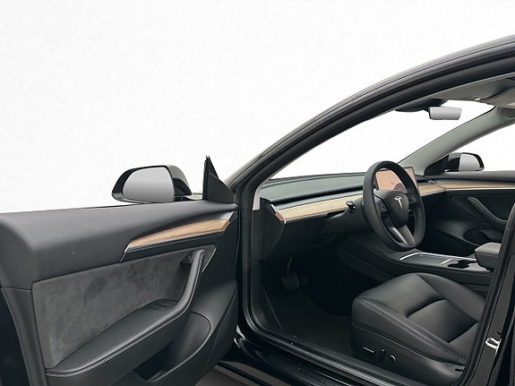 Tesla Model 3 10 of 30