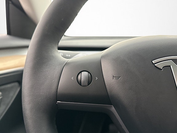 Tesla Model 3 15 of 30