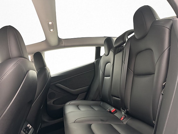 Tesla Model 3 24 of 30