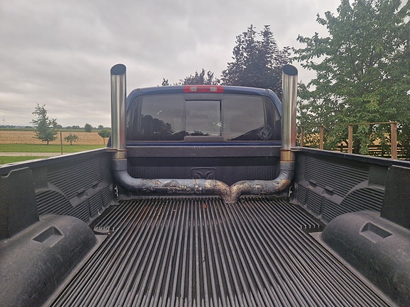 Dodge RAM 3500 6 of 8