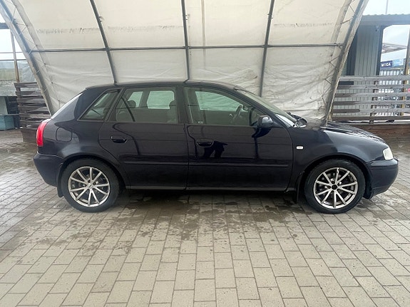 Audi A3 4 of 17