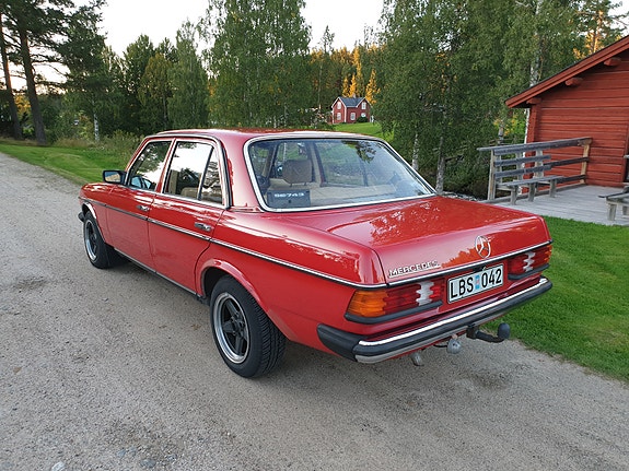 Mercedes-Benz 200 5 of 10