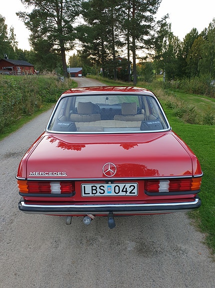 Mercedes-Benz 200 3 of 10