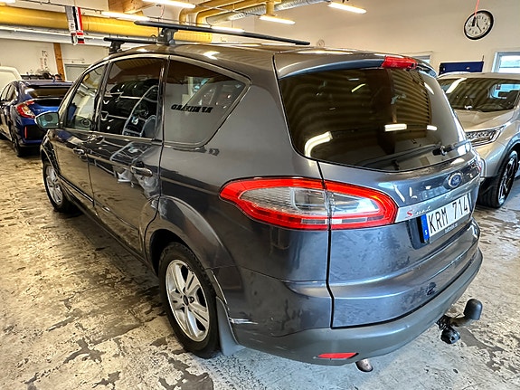 Ford S-MAX 3 of 19
