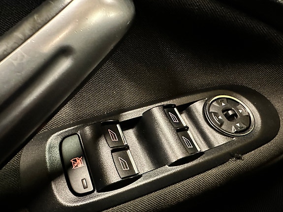 Ford S-MAX 17 of 19