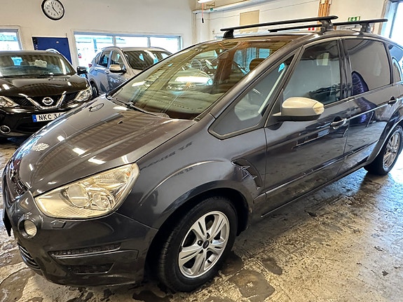 Ford S-MAX 4 of 19