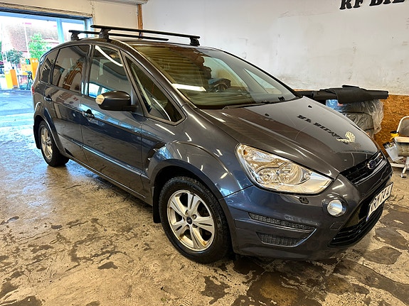 Ford S-MAX 7 of 19