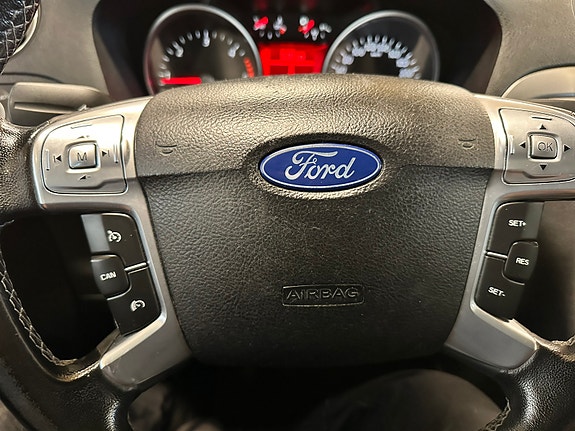 Ford S-MAX 16 of 19
