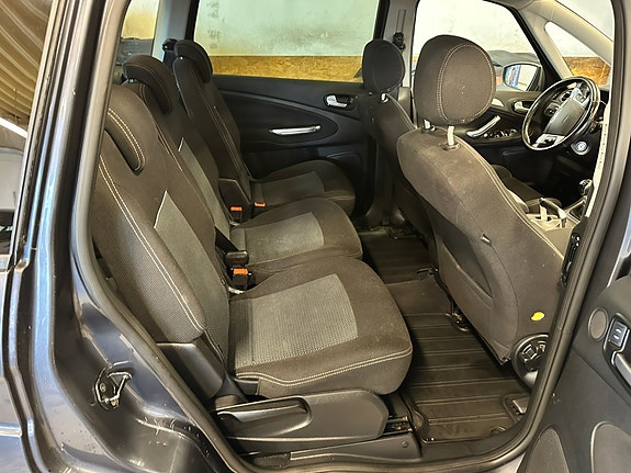 Ford S-MAX 9 of 19