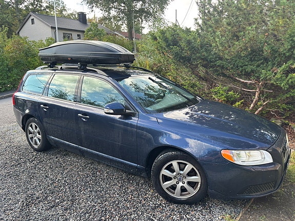 Volvo V70 2 of 11