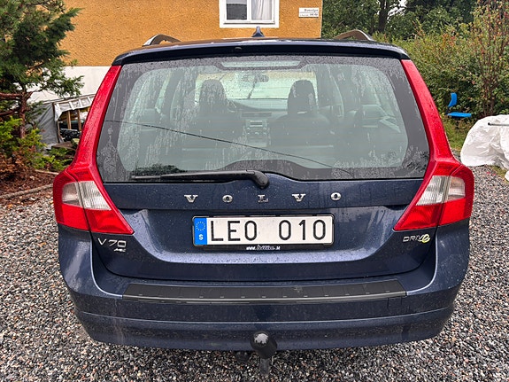 Volvo V70 3 of 11