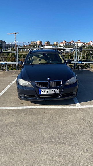 BMW 325i 2 of 3