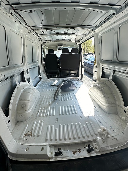 Volkswagen Transporter 2 of 15