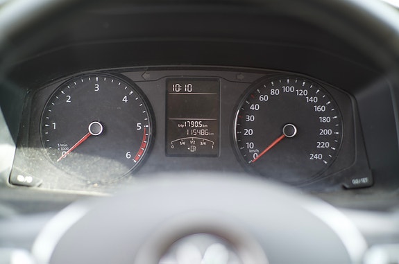 Volkswagen Transporter 9 of 15