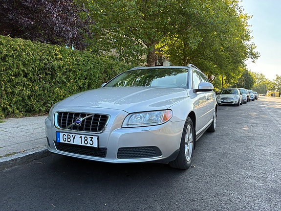 Volvo V70 4 of 8