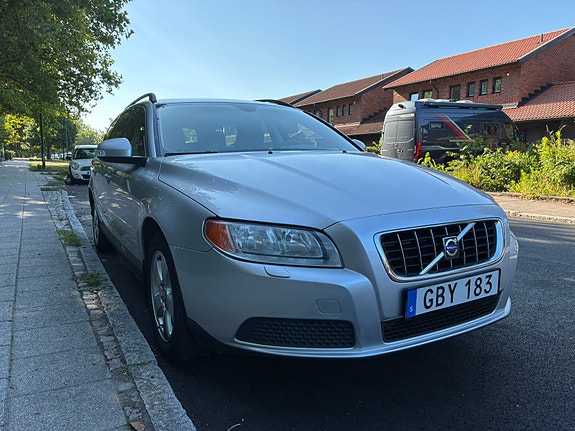 Volvo V70 7 of 8