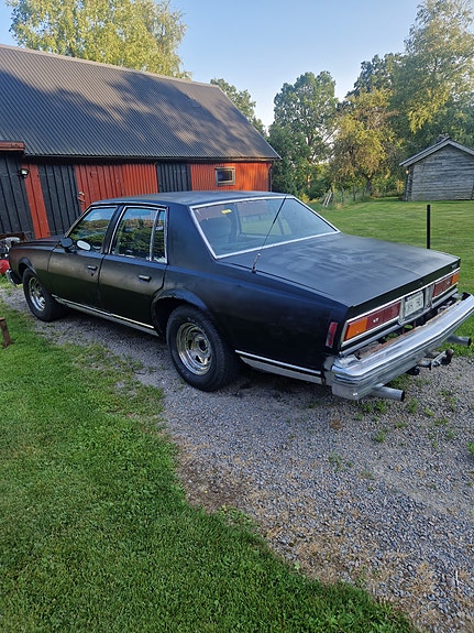 Chevrolet Caprice 4 of 7