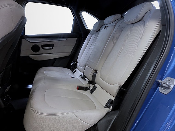 BMW 225xe 14 of 17