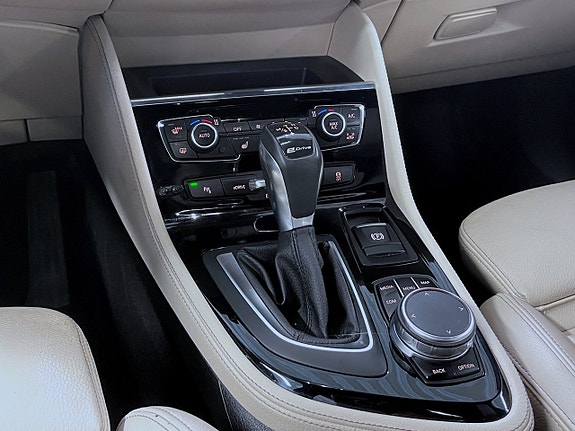 BMW 225xe 12 of 17