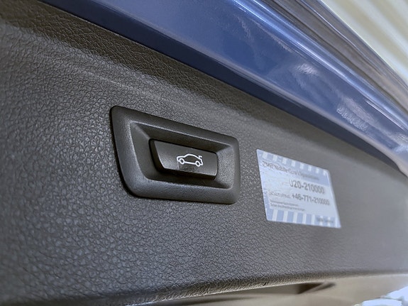 BMW 225xe 16 of 17