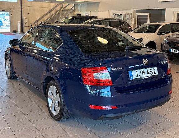 Skoda Octavia 4 of 10