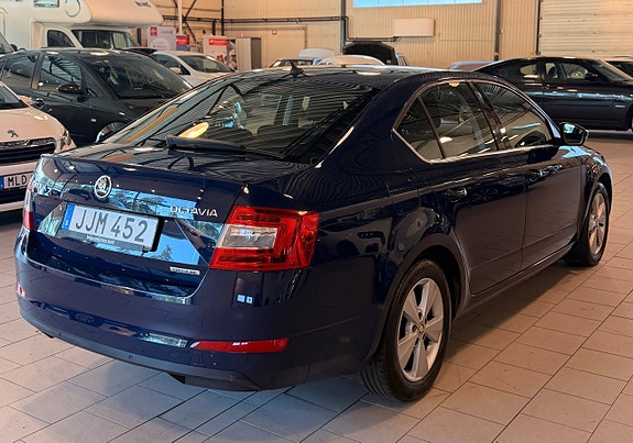 Skoda Octavia 3 of 10