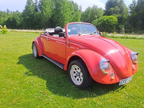 Volkswagen 1600 2 of 10