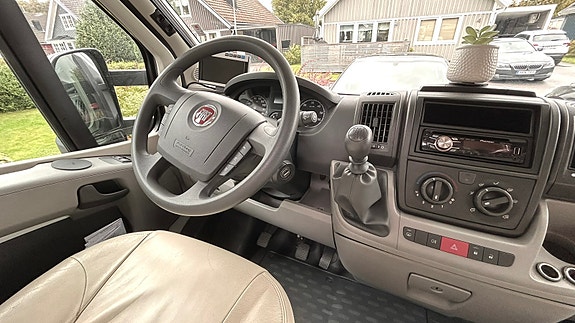 Eura Mobil Terrestra 640 VB | 3.0 160hk | 860kg lastvikt | 330Ah Lithium 5 of 17