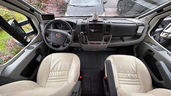 Eura Mobil Terrestra 640 VB | 3.0 160hk | 860kg lastvikt | 330Ah Lithium 7 of 17