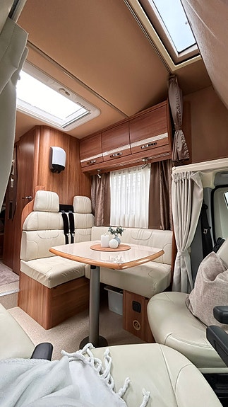 Eura Mobil Terrestra 640 VB | 3.0 160hk | 860kg lastvikt | 330Ah Lithium 9 of 17